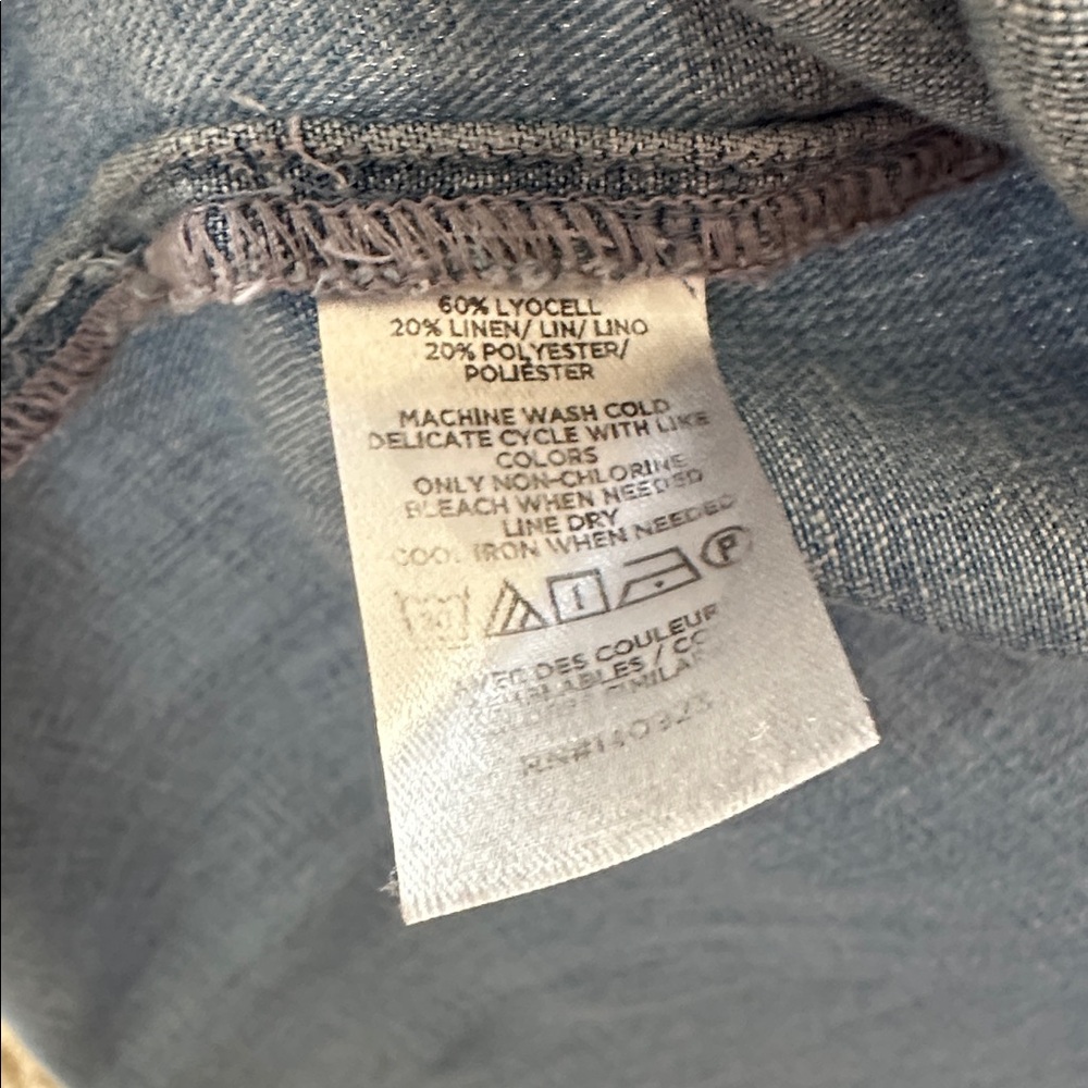 LOFT Chambray Short Sleeve Button Up XSP - Picture 4 of 4